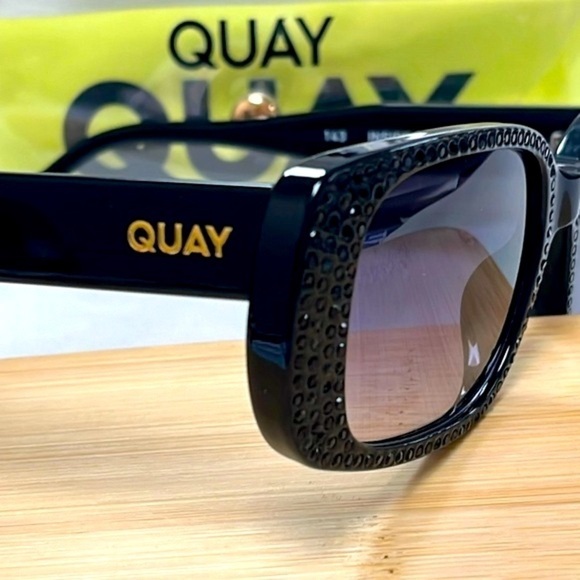 Brand New Quay Black Inside Scoop Bling Gradient Smoke Lens Rectangle Sunglasses main image 15